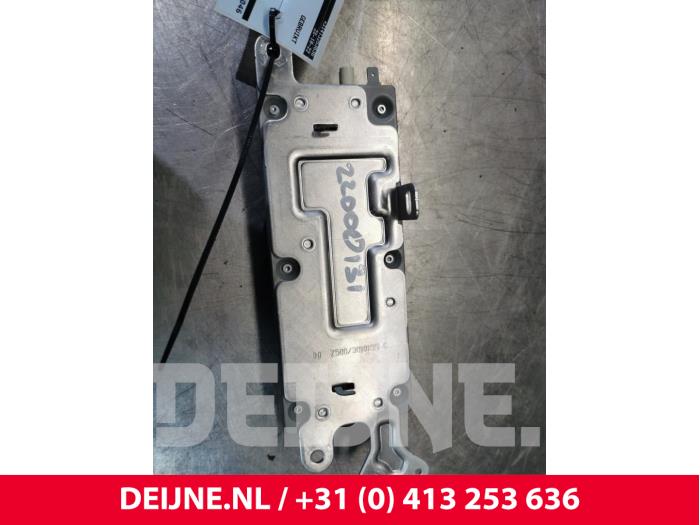 Używane Modul radiowy Tesla Model 3 Long Range, Performance AWD Cena € 121,00 Z VAT oferowane przez van Deijne Onderdelen Uden B.V.
