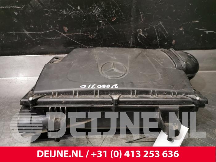 Cuerpo de filtro de aire de un Mercedes-Benz Viano (639) 3.0 CDI V6 24V Euro 5 2013