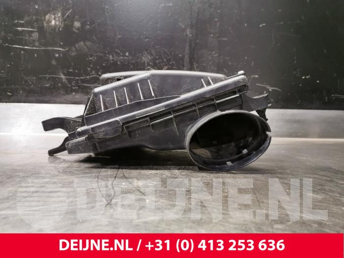 Cuerpo de filtro de aire de un Mercedes-Benz Viano (639) 3.0 CDI V6 24V Euro 5 2013
