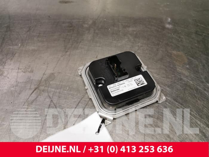 Usagé Ordinateur éclairage Renault Captur I (2R) 0.9 Energy TCE 12V Prix € 70,00 Règlement à la marge proposé par van Deijne Onderdelen Uden B.V.