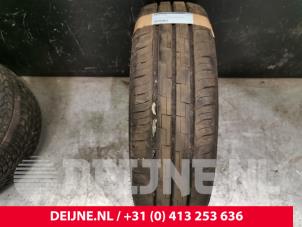Usados Neumático Precio de solicitud ofrecido por van Deijne Onderdelen Uden B.V.