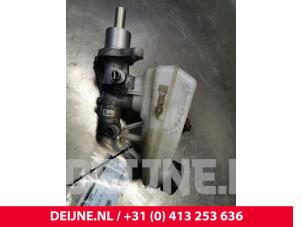 Used Master cylinder Fiat Scudo (270) 2.0 D Multijet Price on request offered by van Deijne Onderdelen Uden B.V.