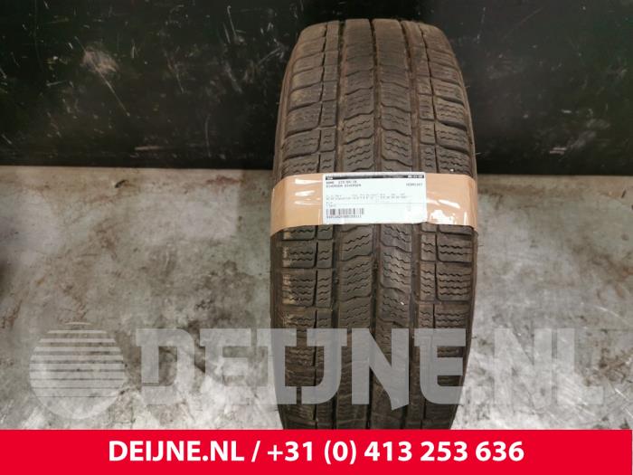 Używane Opona zimowa Cena € 50,00 Procedura marży oferowane przez van Deijne Onderdelen Uden B.V.