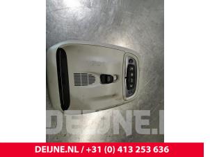 Usagé Eclairage intérieur avant Volvo V40 (MV) 2.0 D4 16V Prix € 25,00 Règlement à la marge proposé par van Deijne Onderdelen Uden B.V.
