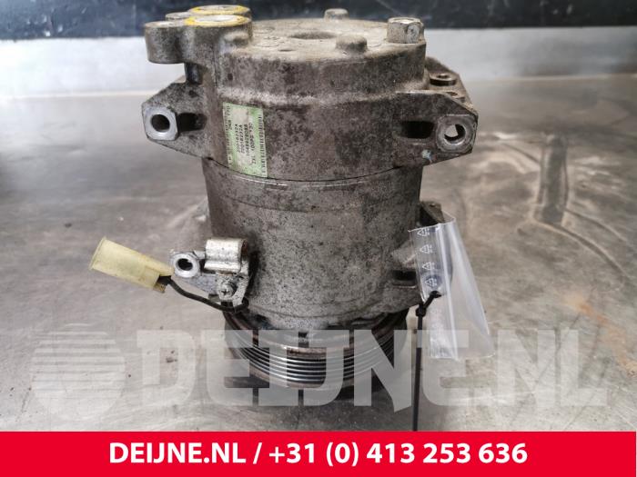Air conditioning pump from a Volvo S60 I (RS/HV) 2.0 T 20V 2005