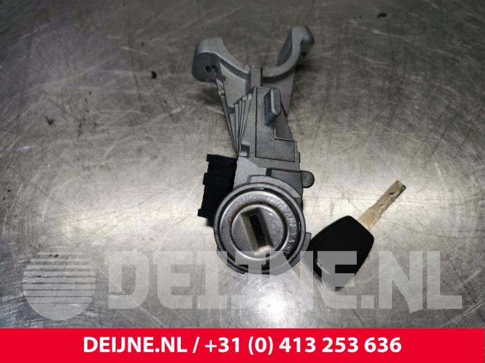 Zündschloss+Schlüssel van een Iveco New Daily VI 35C18, 35S18, 40C18, 50C18 2020