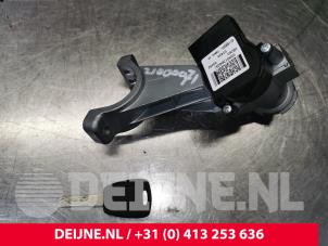 Gebrauchte Zündschloss + Schlüssel Iveco New Daily VI 35C18, 35S18, 40C18, 50C18 Preis auf Anfrage angeboten von van Deijne Onderdelen Uden B.V.