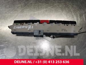 Usagé Bouton de warning Iveco New Daily VI 35C18, 35S18, 40C18, 50C18 Prix € 60,50 Prix TTC proposé par van Deijne Onderdelen Uden B.V.