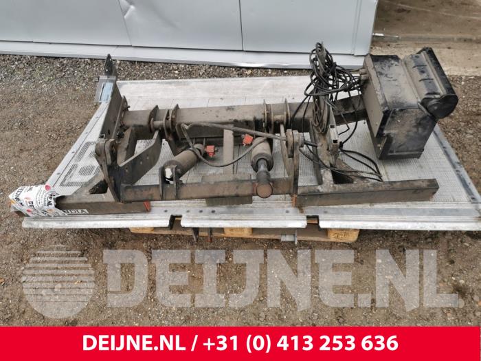 Ladepaneel (Floor Flap) van een Mercedes-Benz Sprinter 5t (906.15/906.25) 513 CDI 16V 2015