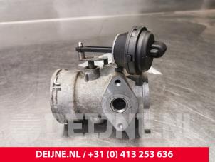 Usagé Valve RGE Volkswagen Transporter T5 1.9 TDi Prix € 66,55 Prix TTC proposé par van Deijne Onderdelen Uden B.V.