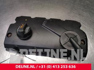 Usagé Couvercle soupapes Volkswagen Transporter T5 1.9 TDi Prix € 30,25 Prix TTC proposé par van Deijne Onderdelen Uden B.V.