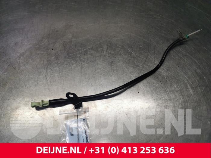 Gebrauchte Ölmessstab Peugeot Expert (V1/VA/VB/VE/VF/VT/VY) 2.0 Blue HDi 180 16V Preis € 30,25 Mit Mehrwertsteuer angeboten von van Deijne Onderdelen Uden B.V.