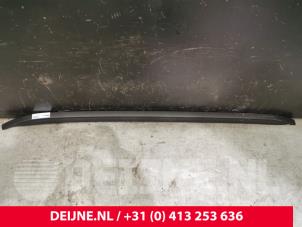 Usados Raíl de techo izquierda Volvo XC40 Precio € 50,00 Norma de margen ofrecido por van Deijne Onderdelen Uden B.V.