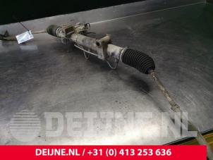 Usagé Boîtier de direction assistée Opel Vivaro 2.5 DTI 16V Prix € 151,25 Prix TTC proposé par van Deijne Onderdelen Uden B.V.