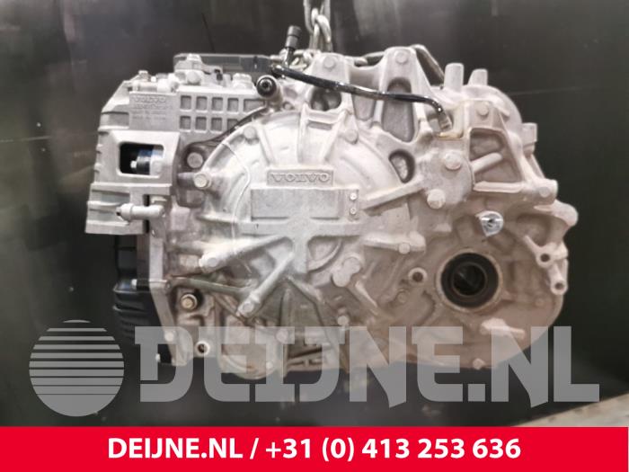 Gearbox from a Volvo XC40 (XZ) 2.0 B4 16V Mild Hybrid Geartronic AWD 2022
