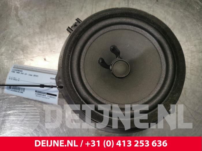 Używane Glosnik Ford Transit Custom 2.0 TDCi 16V Eco Blue 130 Cena € 18,15 Z VAT oferowane przez van Deijne Onderdelen Uden B.V.
