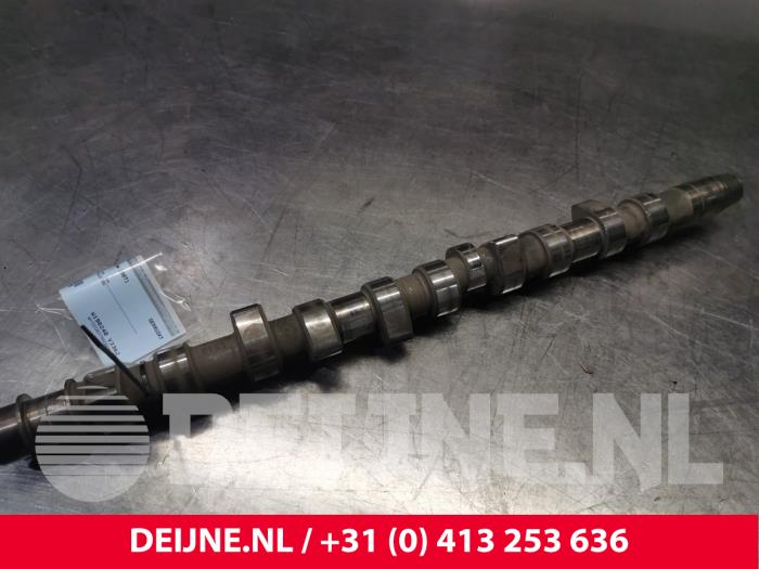 Camshaft from a Volkswagen Crafter 2.5 TDI 30/32/35/46/50 2007