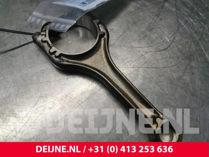 Begagnade Vevstake Volkswagen Golf VIII (CD1) 1.5 eTSI 16V Pris € 30,00 Marginaltabell erbjuds av van Deijne Onderdelen Uden B.V.