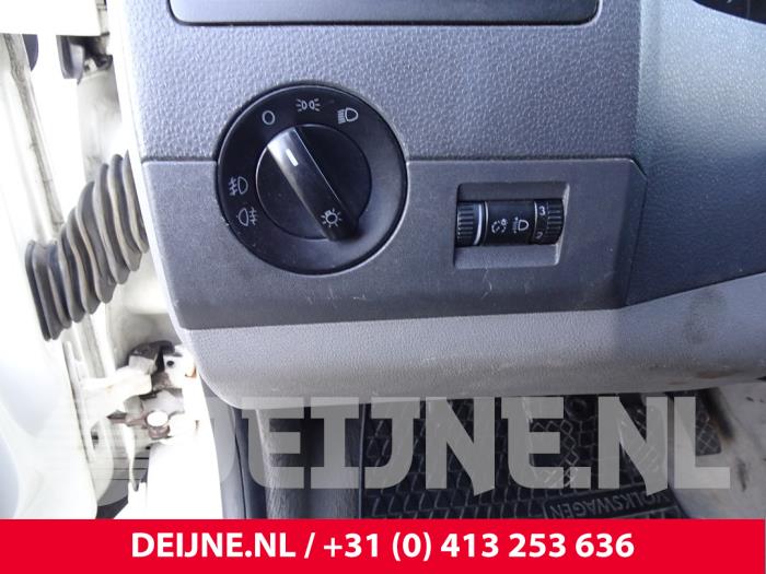 Light switch from a Volkswagen Transporter T5 2.5 TDi 2006