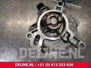 Used Vacuum pump (diesel) Volvo V60 I (FW/GW) 2.0 D3 16V Price € 60,00 Margin scheme offered by van Deijne Onderdelen Uden B.V.
