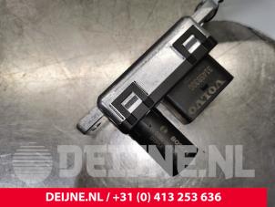 Używane Przekaznik swiec zarowych Volvo V60 I (FW/GW) 2.0 D3 16V Cena € 45,00 Procedura marży oferowane przez van Deijne Onderdelen Uden B.V.