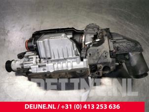 Usagé Compresseur Volvo XC90 II 2.0 T8 16V Twin Engine AWD Prix € 650,00 Règlement à la marge proposé par van Deijne Onderdelen Uden B.V.
