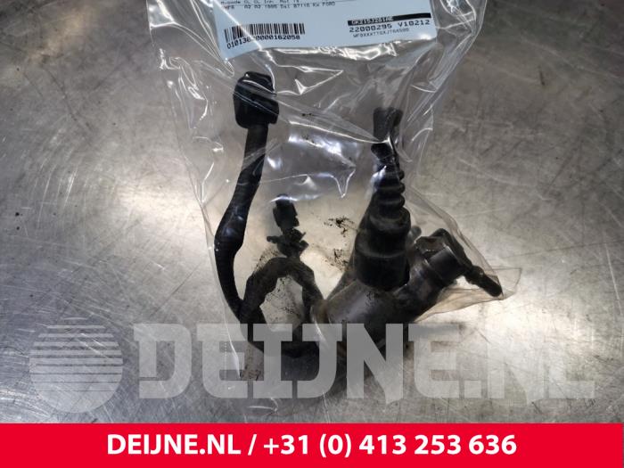 Używane Wtryskiwacz AdBlue Ford Transit 2.0 TDCi 16V Eco Blue 130 Cena € 90,75 Z VAT oferowane przez van Deijne Onderdelen Uden B.V.