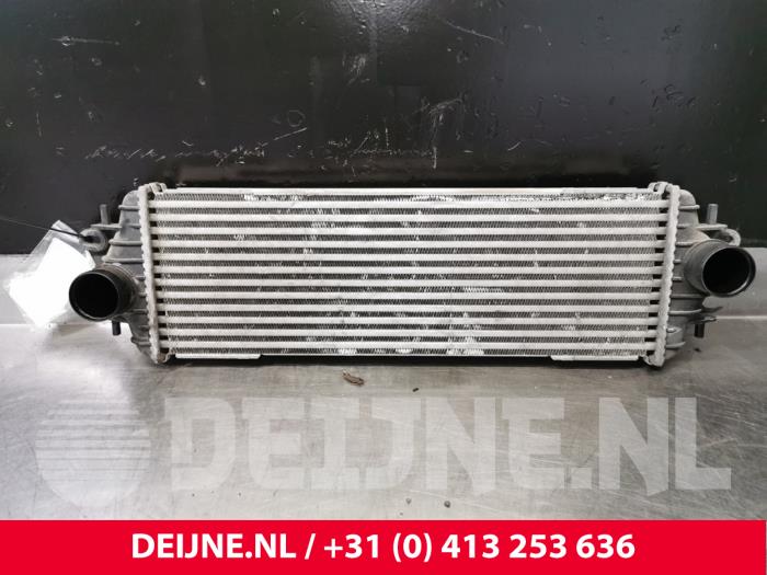 Usados Intercooler Opel Vivaro 1.9 DTI 16V Precio € 18,15 IVA incluido ofrecido por van Deijne Onderdelen Uden B.V.