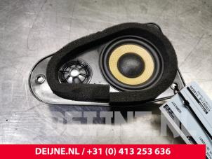 Używane Glosnik Volvo XC90 II 2.0 T8 16V Twin Engine AWD Cena € 100,00 Procedura marży oferowane przez van Deijne Onderdelen Uden B.V.