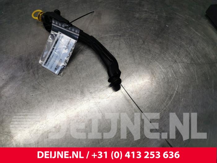 Gebrauchte Ölmessstab Nissan Primastar 2.0 dCi 90 Preis € 18,15 Mit Mehrwertsteuer angeboten von van Deijne Onderdelen Uden B.V.