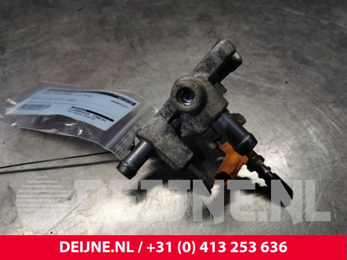 Usagé Injecteurs Nissan Primastar 2.0 dCi 90 Prix € 133,10 Prix TTC proposé par van Deijne Onderdelen Uden B.V.