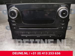 Used Radio/CD player (miscellaneous) Opel Vivaro 1.6 CDTI 115 Price € 151,25 Inclusive VAT offered by van Deijne Onderdelen Uden B.V.