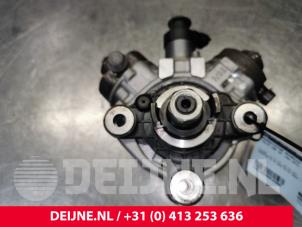 Used Mechanical fuel pump Volvo V60 I (FW/GW) 2.4 D6 20V AWD Twin Engine Plug-in Hybrid Price on request offered by van Deijne Onderdelen Uden B.V.