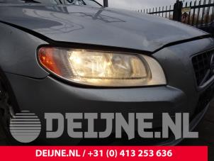 Używane Reflektor prawy Volvo V70 (BW) 1.6 DRIVe 16V Cena € 150,00 Procedura marży oferowane przez van Deijne Onderdelen Uden B.V.