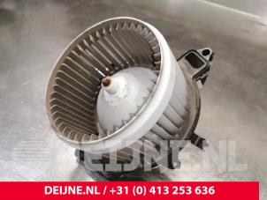 Usagé Moteur de ventilation chauffage Citroen Berlingo 1.6 BlueHDI 100 Prix € 48,40 Prix TTC proposé par van Deijne Onderdelen Uden B.V.