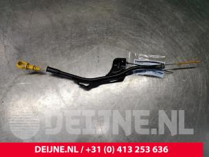 Used Oil dipstick Volvo V40 (MV) 1.6 D2 Price € 25,00 Margin scheme offered by van Deijne Onderdelen Uden B.V.