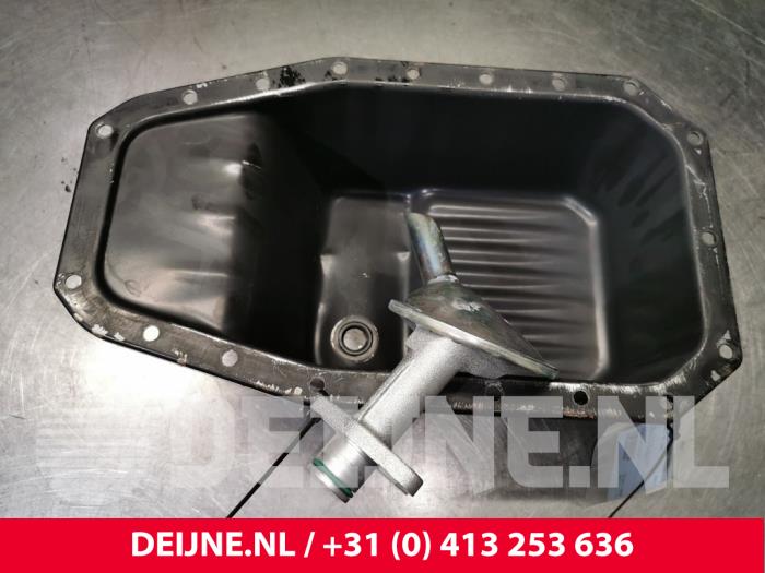 Gebrauchte Ölwanne Iveco New Daily III Preis € 42,35 Mit Mehrwertsteuer angeboten von van Deijne Onderdelen Uden B.V.