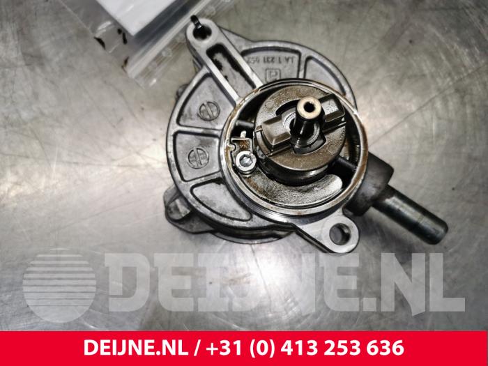 Vakuumpumpe (Diesel) van een Mercedes-Benz Sprinter 3,5t (906.13/906.23) 314 CDI 16V 2017