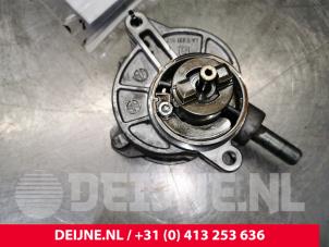 Used Vacuum pump (diesel) Mercedes Sprinter 3,5t (906.13/906.23) 314 CDI 16V Price on request offered by van Deijne Onderdelen Uden B.V.