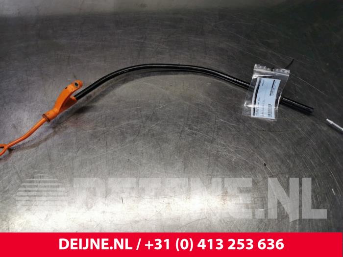 Gebrauchte Ölmessstab Volkswagen Crafter 2.5 TDI 30/35/50 Preis € 12,10 Mit Mehrwertsteuer angeboten von van Deijne Onderdelen Uden B.V.