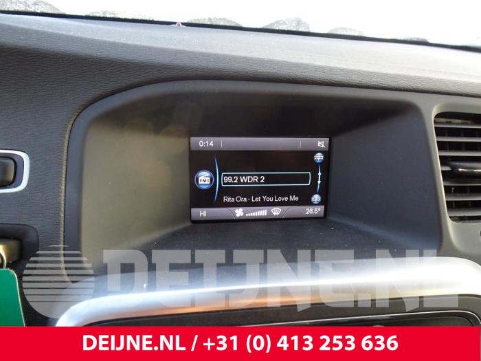 Pantalla interior de un Volvo V60 I (FW/GW) 1.6 T3 16V 2012