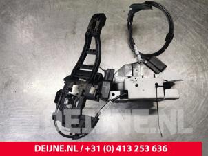 Used Door lock mechanism 2-door, right Ford Transit Custom 2.2 TDCi 16V Price € 60,50 Inclusive VAT offered by van Deijne Onderdelen Uden B.V.