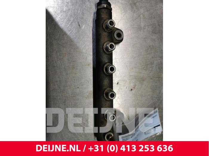 Usagé Système d'injection Renault Master Prix € 60,50 Prix TTC proposé par van Deijne Onderdelen Uden B.V.