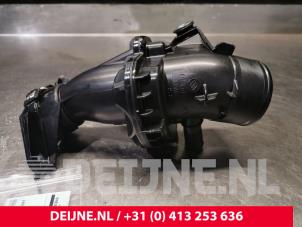 Used Air intake hose Mercedes Vito (447.6) 1.6 109 CDI 16V Price € 54,45 Inclusive VAT offered by van Deijne Onderdelen Uden B.V.