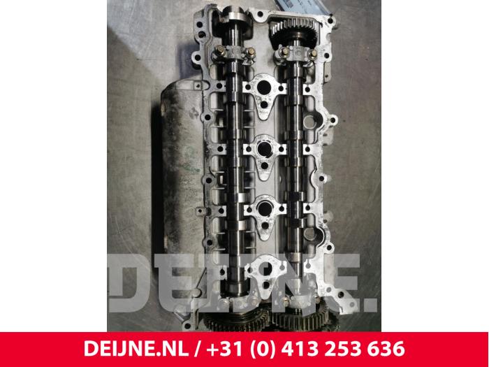 Camshaft housing from a Mercedes-Benz Vito (447.6) 1.6 109 CDI 16V 2014