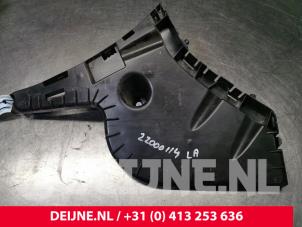 Używane Wspornik zderzaka lewy tyl Volvo V60 I (FW/GW) 2.0 D4 16V Cena € 20,00 Procedura marży oferowane przez van Deijne Onderdelen Uden B.V.