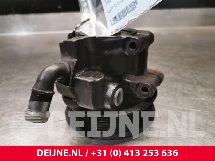 Begagnade Servostyrningspump Ford Transit 2.4 TDCi 16V Pris € 60,50 Inklusive moms erbjuds av van Deijne Onderdelen Uden B.V.