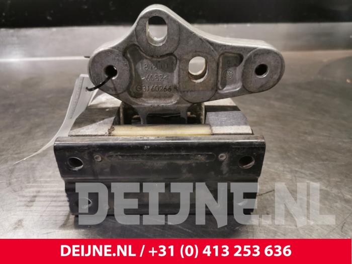 Usagé Support moteur Ford Transit Custom 2.0 TDCi 16V Eco Blue 185 Prix € 30,25 Prix TTC proposé par van Deijne Onderdelen Uden B.V.