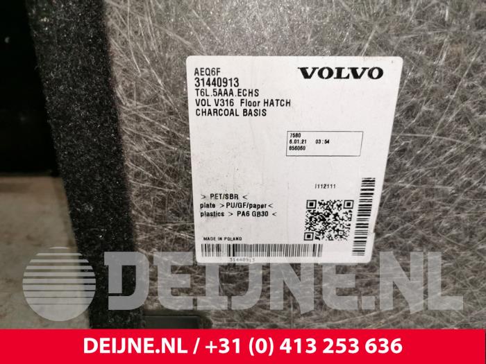 Boot mat Volvo XC40 1.5 T3 Autom. 12V - 31440913