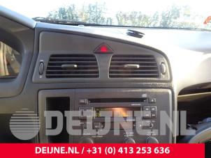 Gebrauchte Radio/CD Spieler (sonstige) Volvo S60 I (RS/HV) 2.4 20V 140 Preis auf Anfrage angeboten von van Deijne Onderdelen Uden B.V.